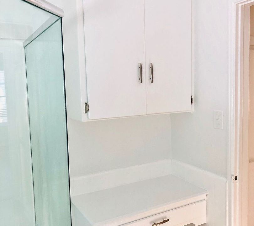 1st image of 1801 N Garfield Pl APT 21