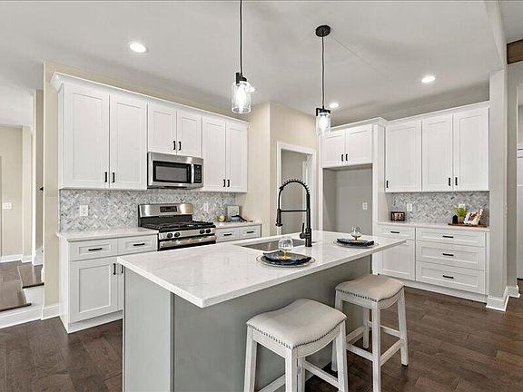 4th image of 8886 Silver Maple Dr