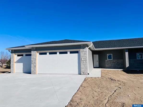 5900 Loxton St, Lincoln, NE 68526
