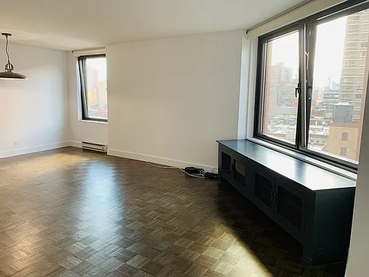 Rented by Luxury Habitat | media 18