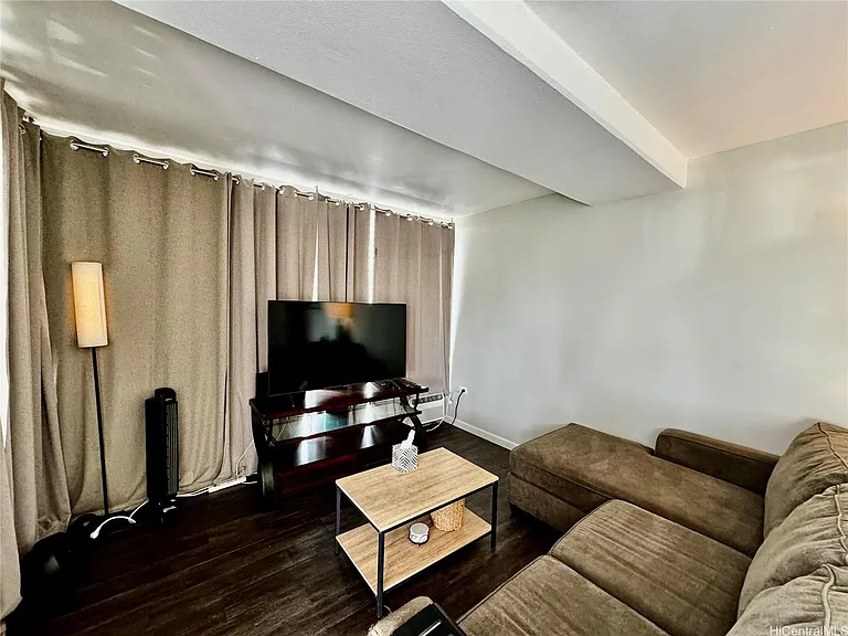 1415 Victoria St #511 — Photo 4