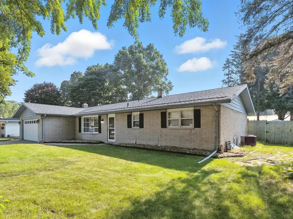 4159 Browning Dr, Saint Joseph, MI 49085