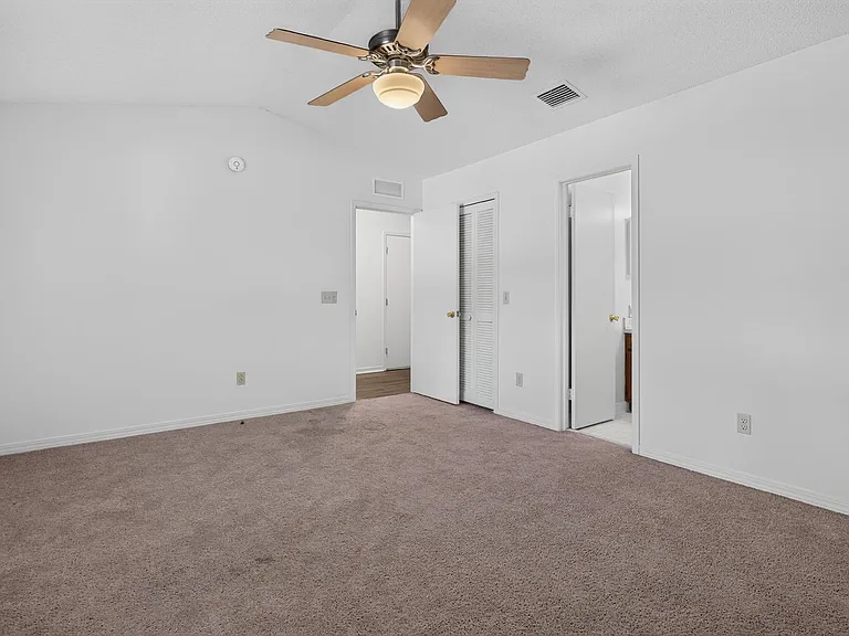1445 Classic Oak Rd W — Photo 17