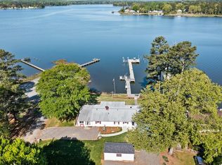 251 River Dr, Hartfield, VA 23071