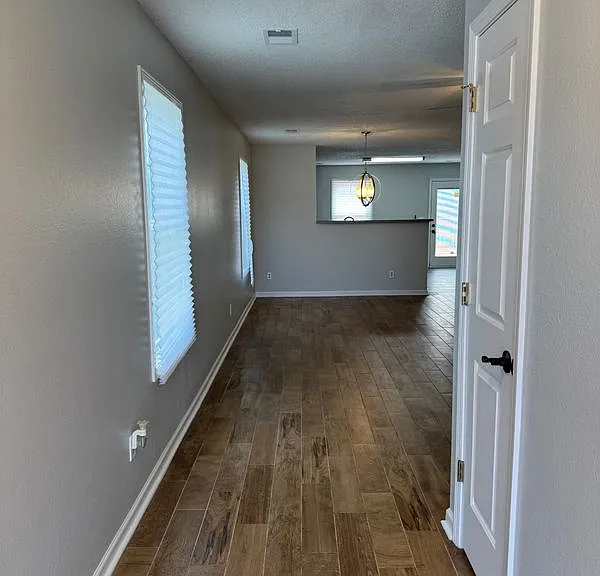 500 Castle Ridge Dr — Photo 3