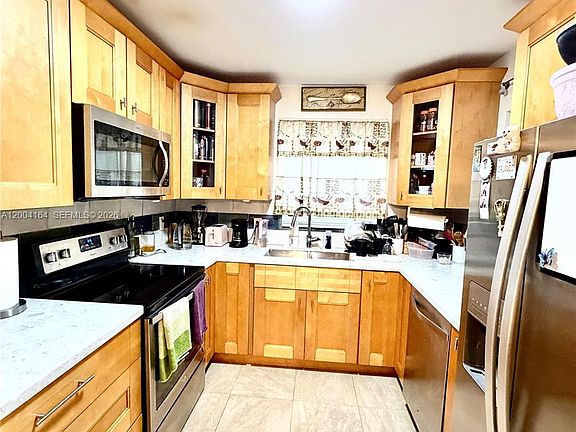 3rd image of 1818 Rodman St APT 3A
