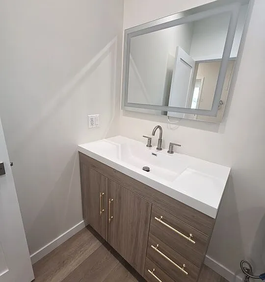 6748 Ben Ave — Photo 8