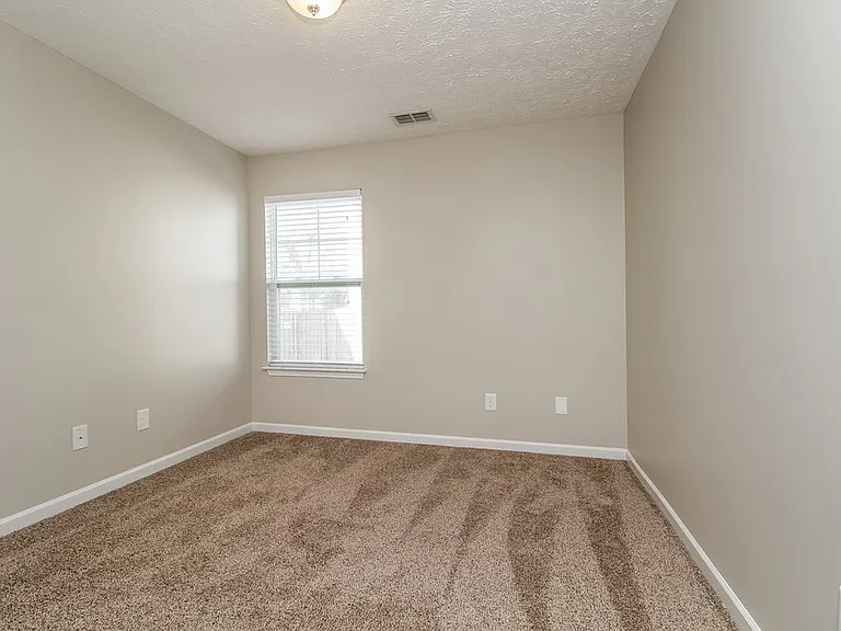327 Sarava Ln — Photo 13