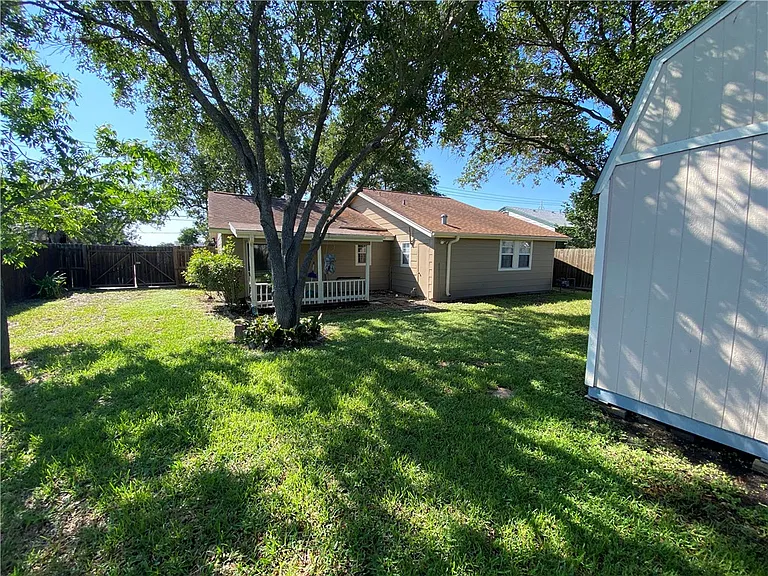 5621 Burton Ln — Photo 19
