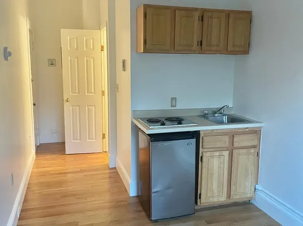 1077 Beacon St, Brookline, MA