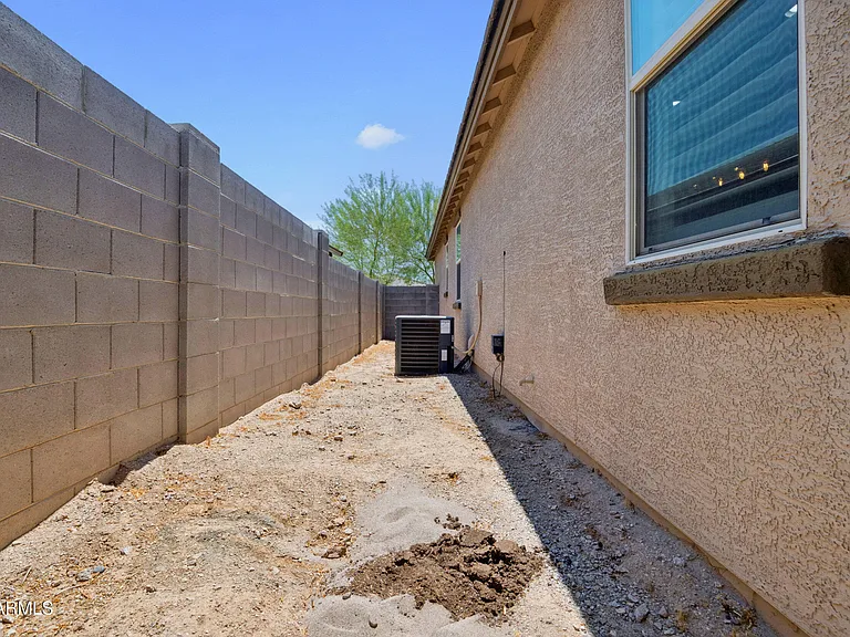 17766 W Granite View Dr — Photo 46