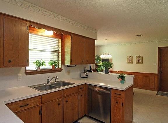 5th image of 15103 Delahunty Ln