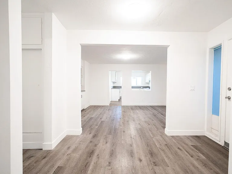 1011 San Julian St #203 — Photo 8