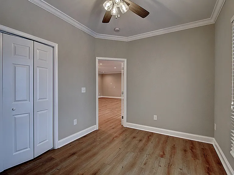 209 University Pkwy #10 — Photo 28