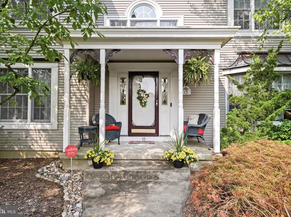 15 Hamton Ct E, Robbinsville, NJ 08691