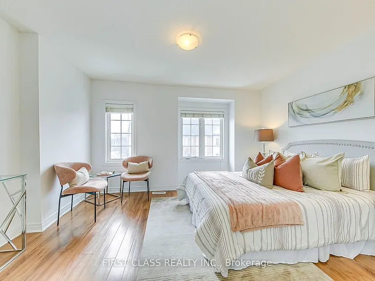 1128 Dundas St W #25 — Photo 24
