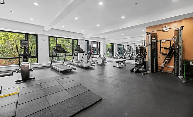 Rented by REAL New York | media 77