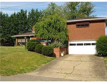 1017 Olga St photo 1