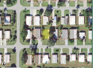 171 Pine Key Ln #28, Naples, FL 34114