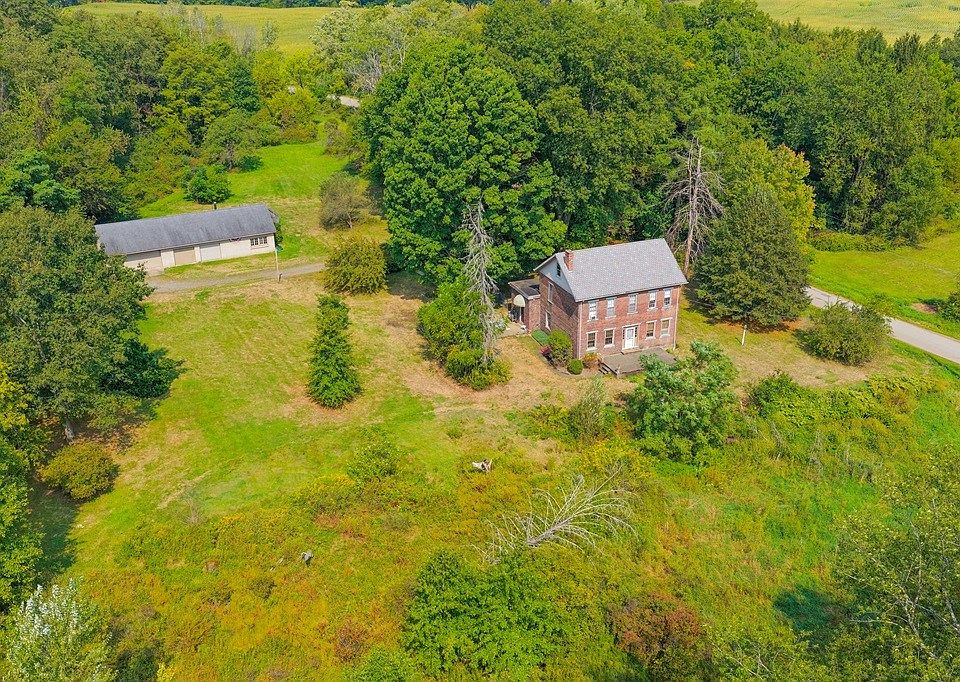 1st image of 828 Brownhome Rd