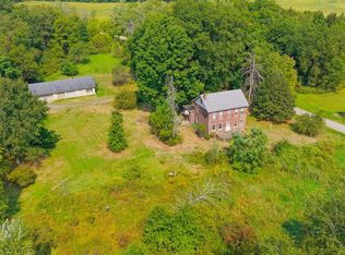 828 Brownhome Rd, New Castle, PA 16101