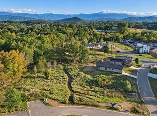 Rock Ct, Sevierville, TN 37876