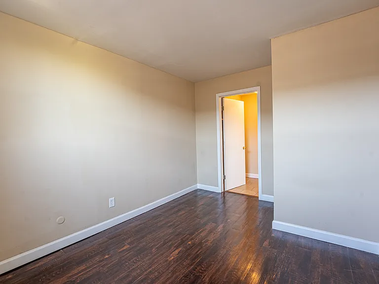 5535 Pershing Ave #522 — Photo 8