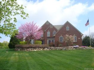 8975 Giovanni Ct, Howell, MI 48855