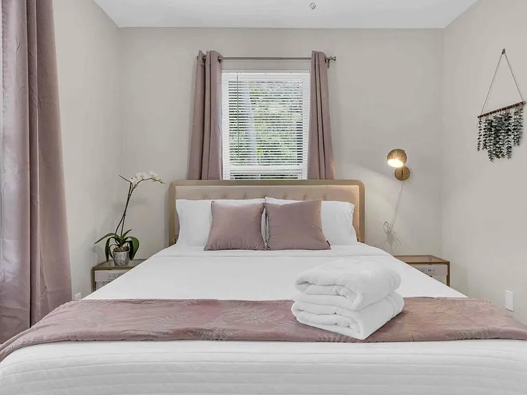 Queen bedroom