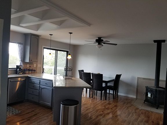 4th image of 3410 Meadow Wood Dr