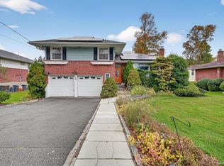 177 Finmor Dr, White Plains, NY 10607