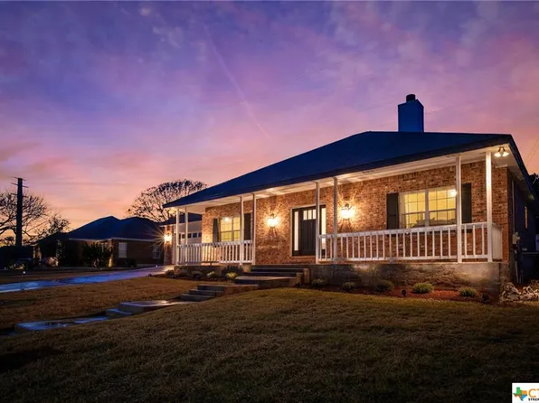 315 E Tanglewood Dr, New Braunfels, TX 78130