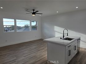 4705 Lakewood