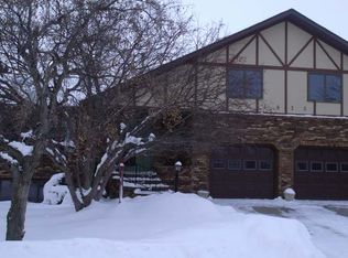 1855 S Grandview Ln, Bismarck, ND 58503