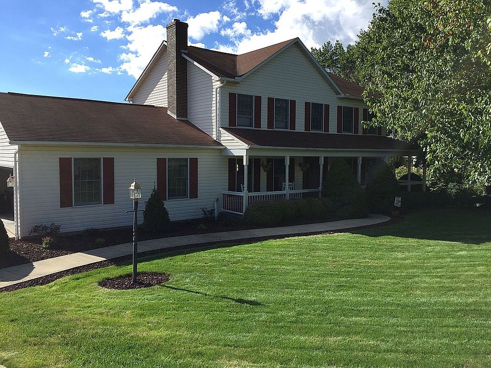 2nd image of 1319 Foxwood Dr