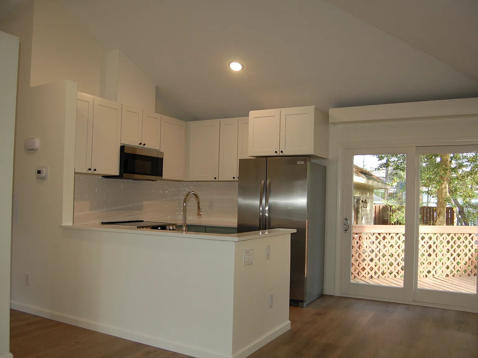 1 bed, 576 sqft, $1,350 — Photo 2