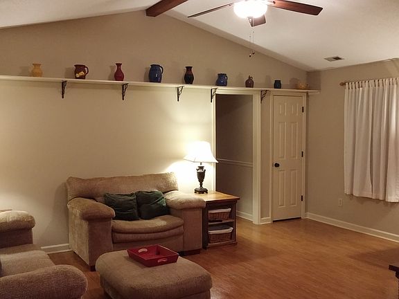 3rd image of 190 Silverwood Ln