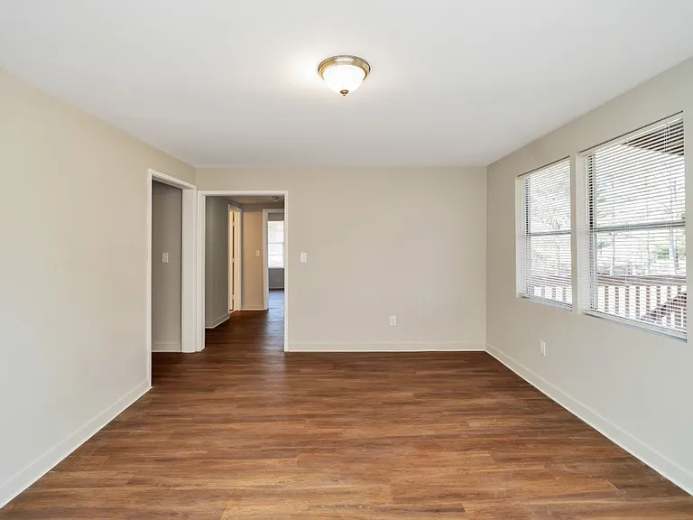 1624 Fairview Dr — Photo 7
