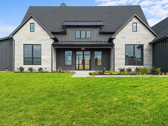 3rd image of 168 Maravilla Dr