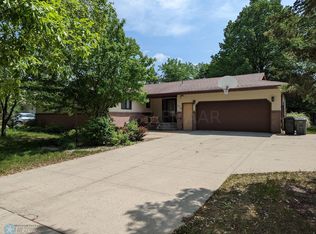 2710 14th St S, Moorhead, MN 56560