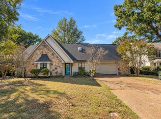 2339 W Lake Oaks Dr, Bartlett, TN 38134
