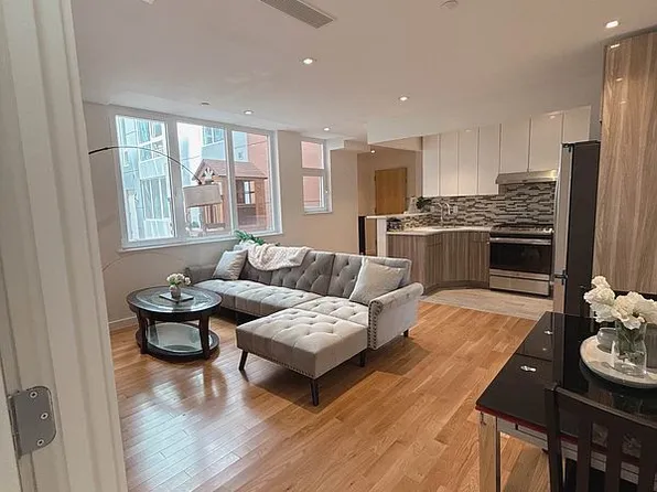 42-23 Parsons Blvd #1E, Flushing, NY 11355