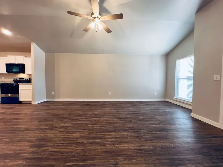 2132 Kirksey Ave — Photo 5