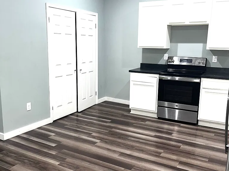 2215 W Market St — Photo 3
