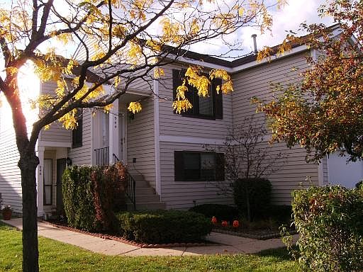 1st image of 944 Brunswick Cir Unit 252A