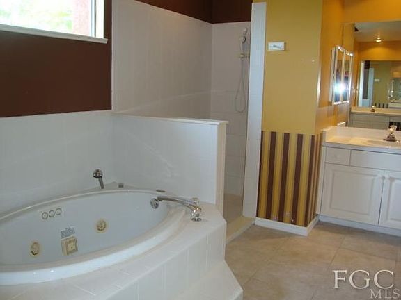 5th image of 8065 Cypress Dr S