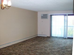 239 Gregory St APT 14, Aurora, IL 60504