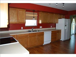 3rd image of 1542 Rebecca Dr