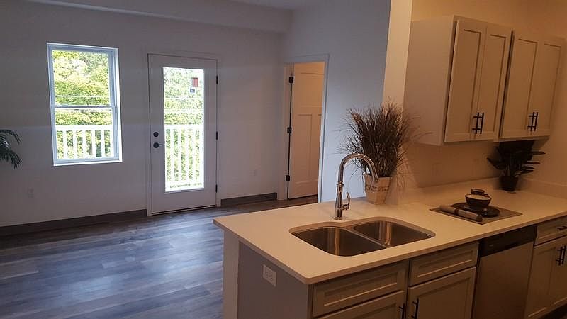 1st image of 2075 N Cambridge Ave #408