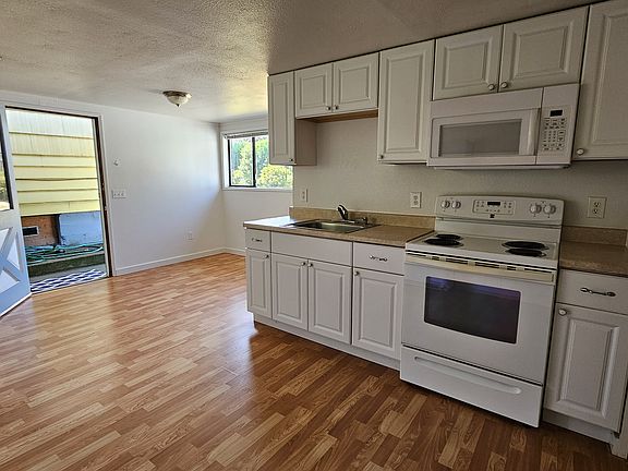 3rd image of 4121 W I St #1